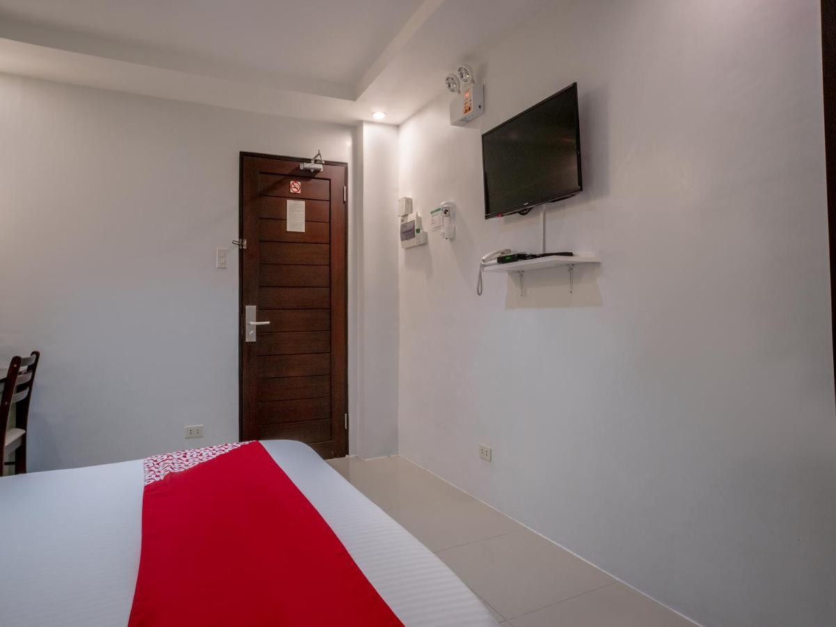 OYO 697 Obrero Suites Davao Exterior foto